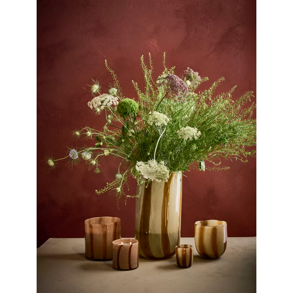 Florero Decorativo Bajo  Con Líneas Marrones De Vidrio
