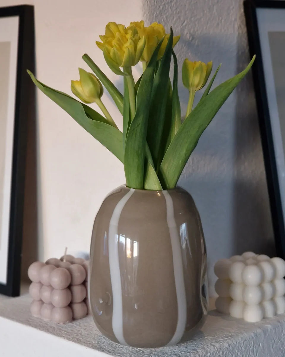 Florero Ovalado Arena Y Blanco De Vidrio