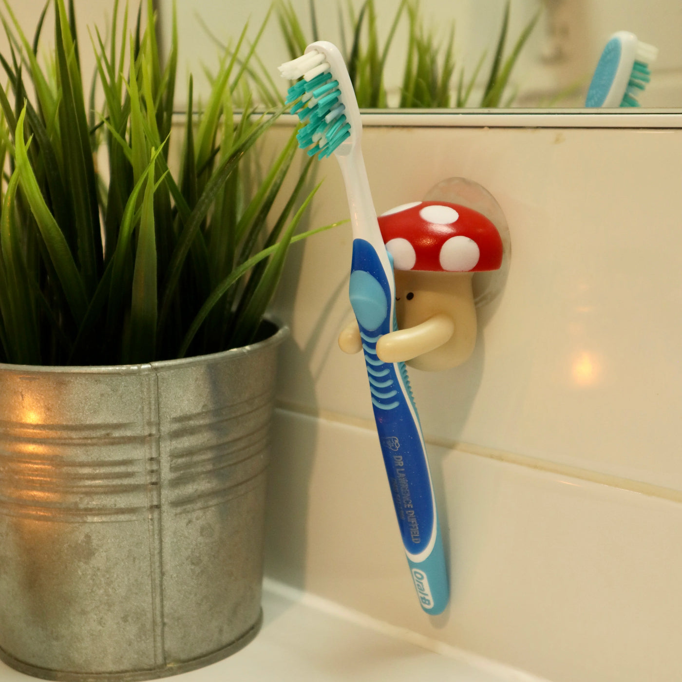 Sujetador De Cepillos De Dientes (Modelo Honguito) De Plástico