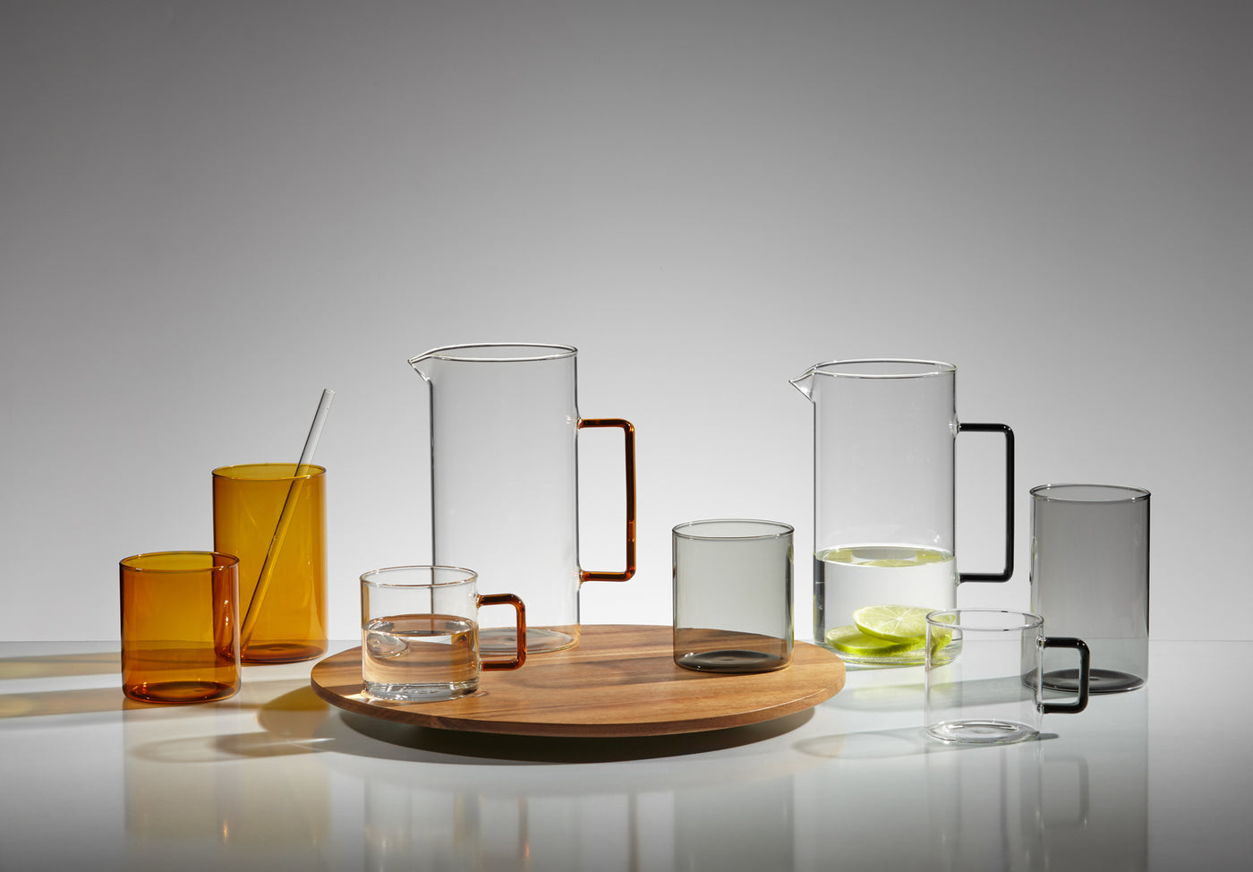 Jarra (Transparente) 1.20 Ltrs Asa Gris De Vidrio