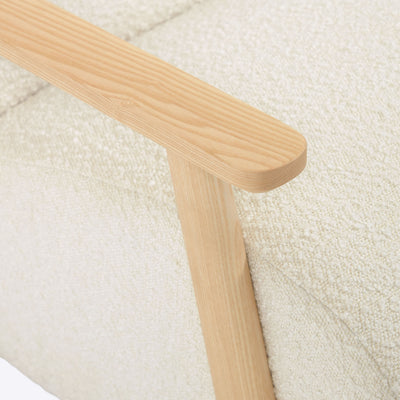 Sillón tapizado (borrego blanco) brazos (natural) de madera