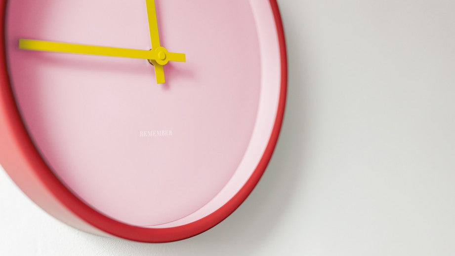 Reloj De Pared (Rosado) De Plástico y Aluminio